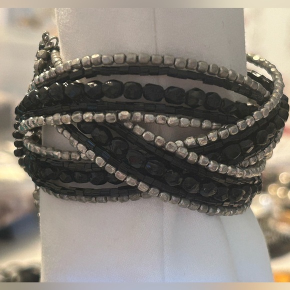 HUGE SALE! PAIR (2) VINTAGE CUFF BRACELETS BLACK/SILVER TONE - Picture 5 of 10